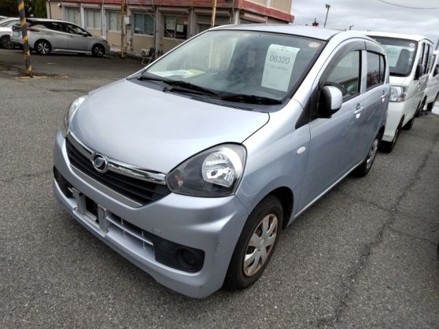 6320 Daihatsu Mira e s LA300S 2016 г. (LUM Kobe Nyusatsu)